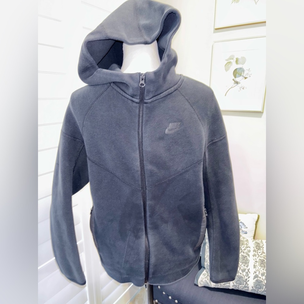 Boys XL Nike Tech
